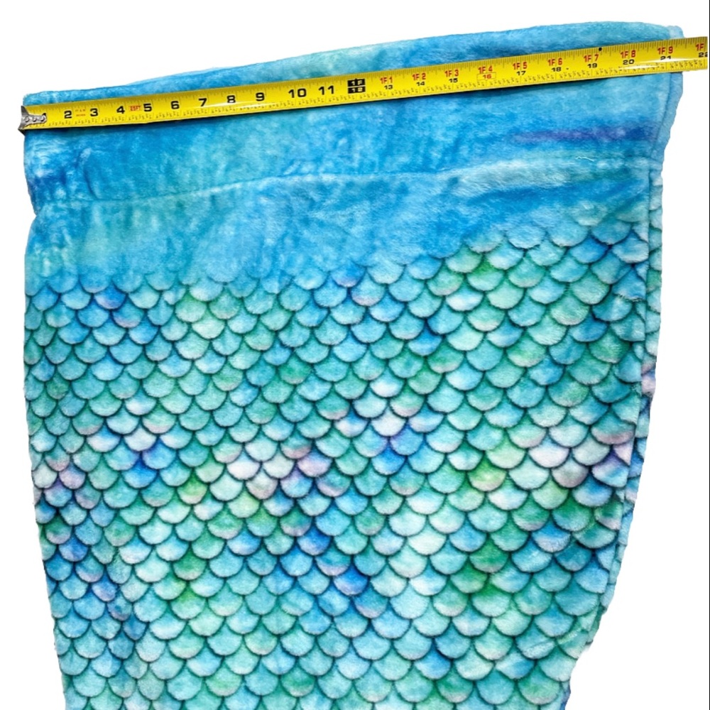 Comfy Tails Mermaid Tail Throw Blanket Plush Blue Green Kids - Picture 2 of 7